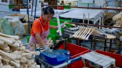 《竹制衣架》《布艺衣架》等8个衣架产物尺度均